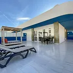Cel Blau Santa Eularia des Riu